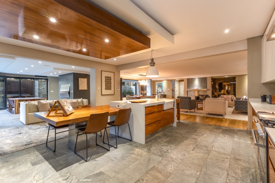 6 Bedroom Property for Sale in Mostertsdrift Western Cape